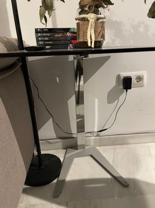 Mesa auxiliar cristal y metal
