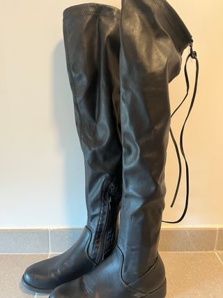 Botas altas negras
