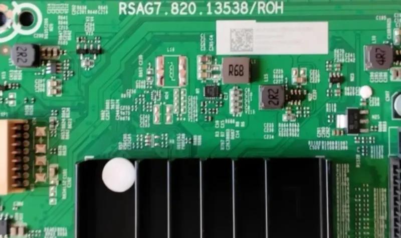 Mainboard RSAG7.820.13538/ROH. TV Hisense 55U6NQ afbeelding 2