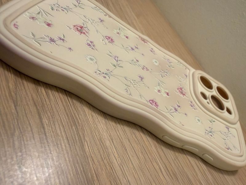 Funda iPhone 16 Pro Max floral afbeelding 3