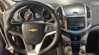 Chevrolet Cruze 1.6 LT familiar