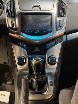 Chevrolet Cruze 1.6 LT familiar