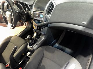 Chevrolet Cruze 1.6 LT familiar