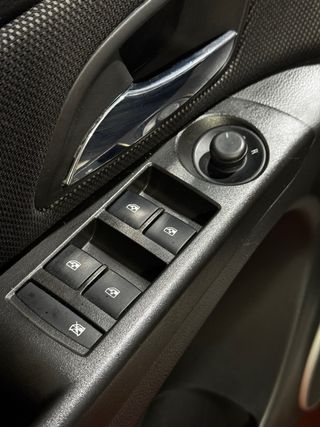 Chevrolet Cruze 1.6 LT familiar