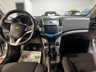 Chevrolet Cruze 1.6 LT familiar
