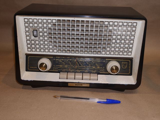 Radio Philips Antigua Negra y Blanca