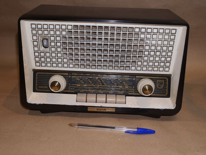 Radio Philips Antigua Negra y Blanca