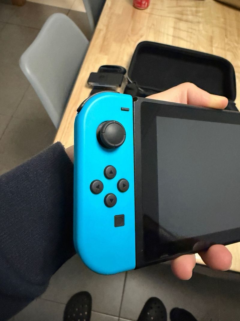 Nintendo Switch Poco Uso con accesorios afbeelding 3
