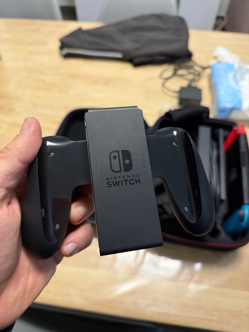 Nintendo Switch Poco Uso con accesorios afbeelding 7