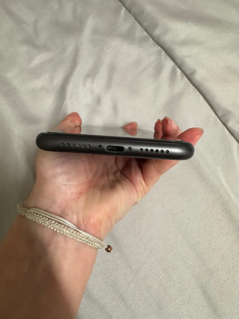 iPhone 11 Negro 128GB + 4 fundas + caja afbeelding 3