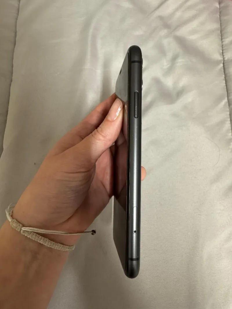 iPhone 11 Negro 128GB + 4 fundas + caja afbeelding 4