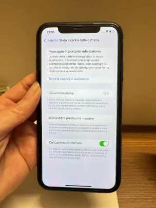 iPhone 11 Nero 128GB + 4 cover + scatola
