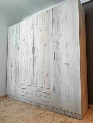 Armario de 4 puertas con cajones – Gran capacidad
