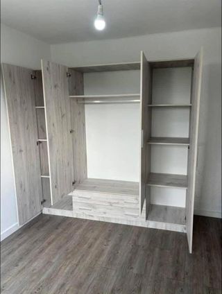 Armario de 4 puertas con cajones – Gran capacidad