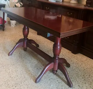 Mesa de comedor extensible de madera