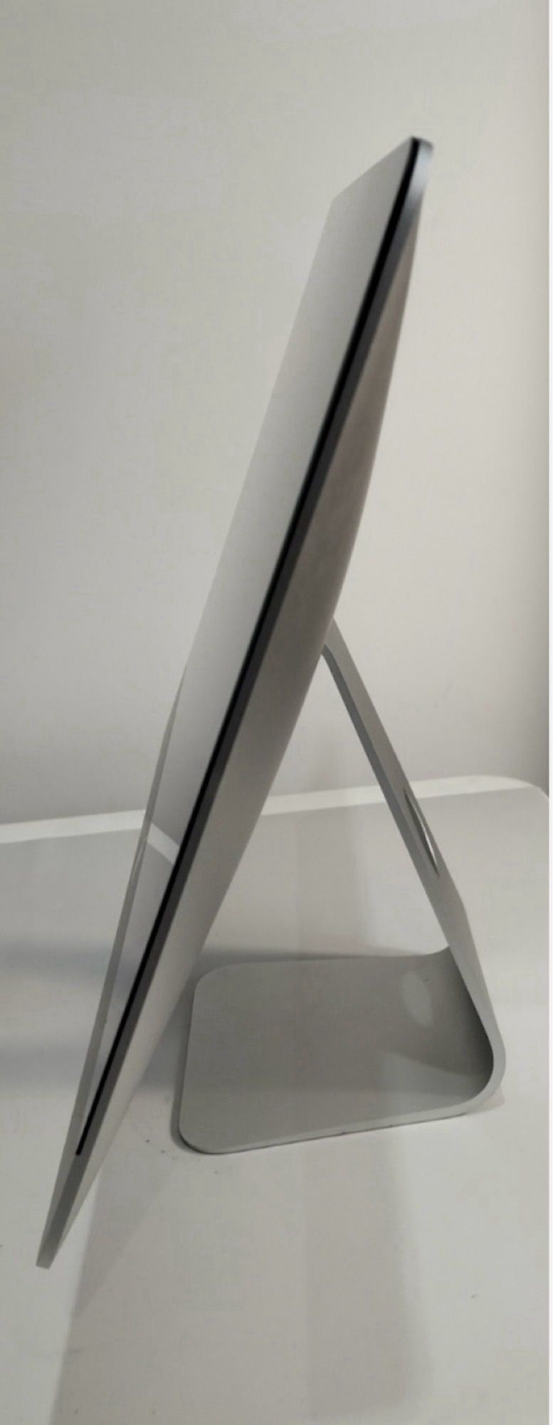 iMac 21.5 4K 8GB RAM + SSD afbeelding 3