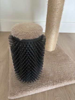 Rascador para gatos con poste y alfombra