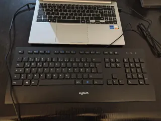 Teclado Logitech Negro