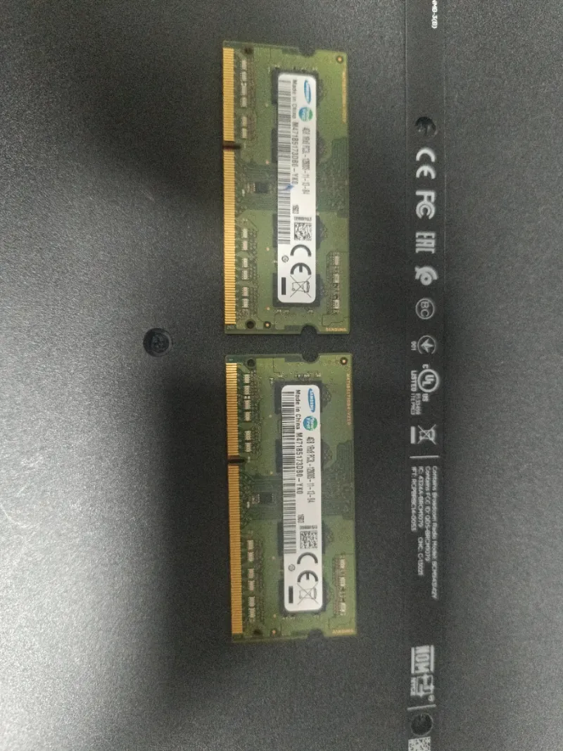 2x 4GB DDR3L Samsung SODIMM RAM
