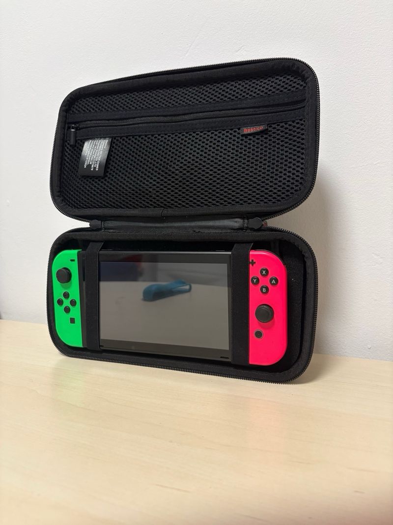 Nintendo Switch + 4 mandos + juego Splatoon 2 + ma afbeelding 4