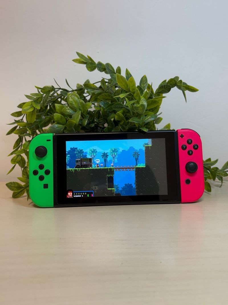 Nintendo Switch + 4 mandos + juego Splatoon 2 + ma afbeelding 2