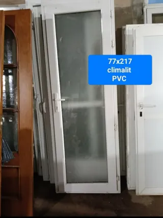 Puerta de aluminio 77x217