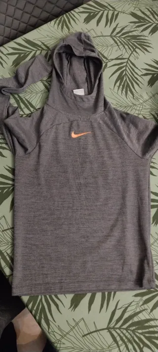 Felpa Nike grigia con logo arancione