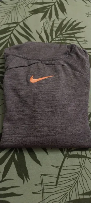 Felpa Nike grigia con logo arancione