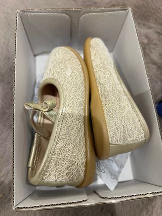 Merceditas ceremonia Ositos beige/dorado