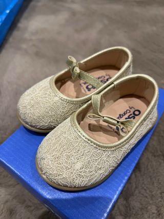 Merceditas ceremonia Ositos beige/dorado