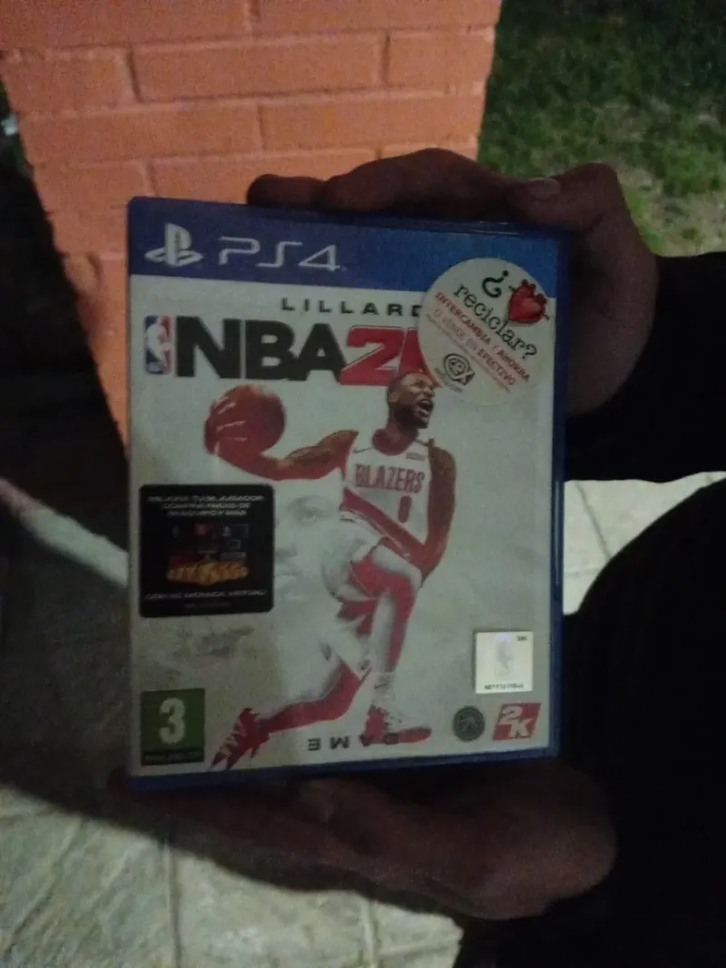 GTA V PREMIUM EDITION y NBA2K para PS4 afbeelding 3