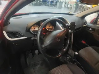 Peugeot 207 2010
