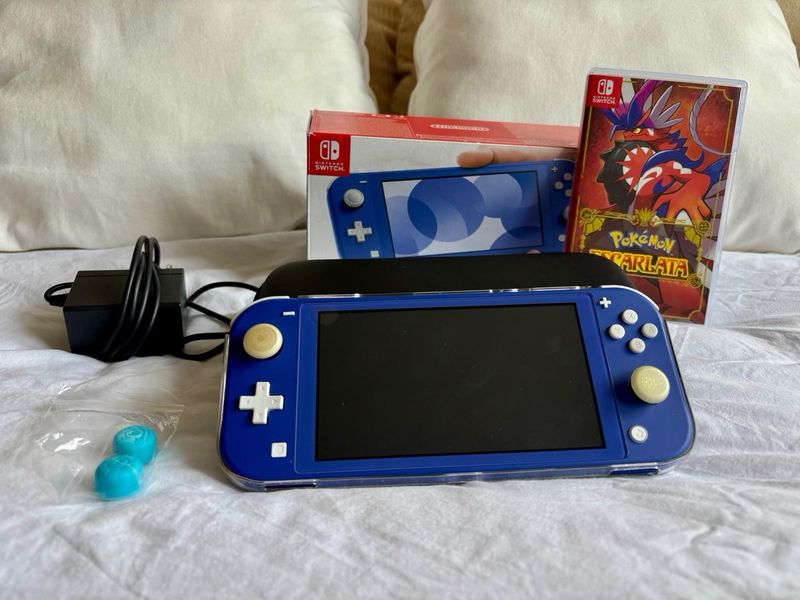 Nintendo Switch Lite Azul + Juego Pokémon afbeelding 4