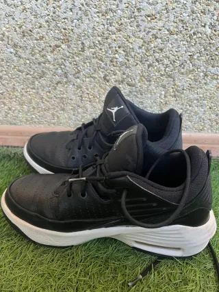 2 pares de Zapatillas Jordan