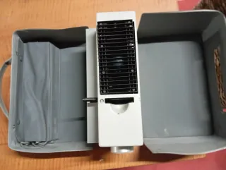 Proiettore Braun vintage grigio/bianco