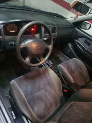 Nissan Almera 2000