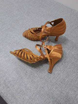 Zapatos de Baile Latino Dorados
