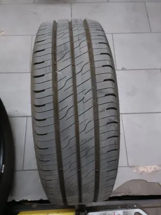 Cuatro Neumáticos Goodyear 215/65R 16C 109/107T.
