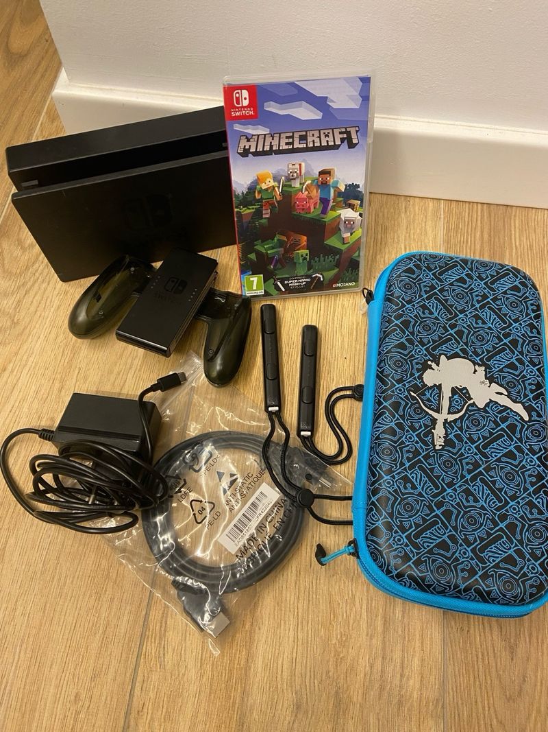 Nintendo Switch completo con funda y Minecraft afbeelding 9