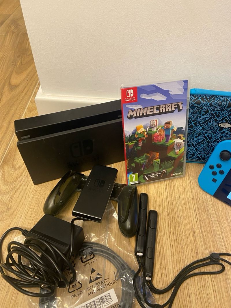 Nintendo Switch completo con funda y Minecraft afbeelding 3