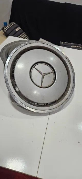 Tapacubos Mercedes
