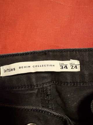 Pantalón vaquero largo negro