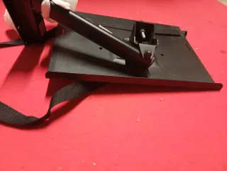 Supporto TV con cinghia