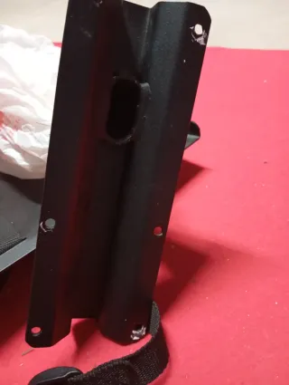 Supporto TV con cinghia