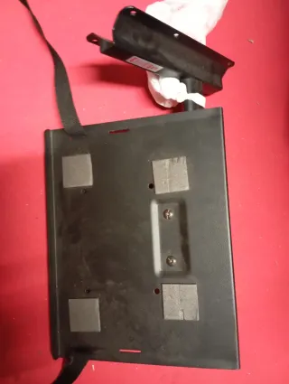 Supporto TV con cinghia