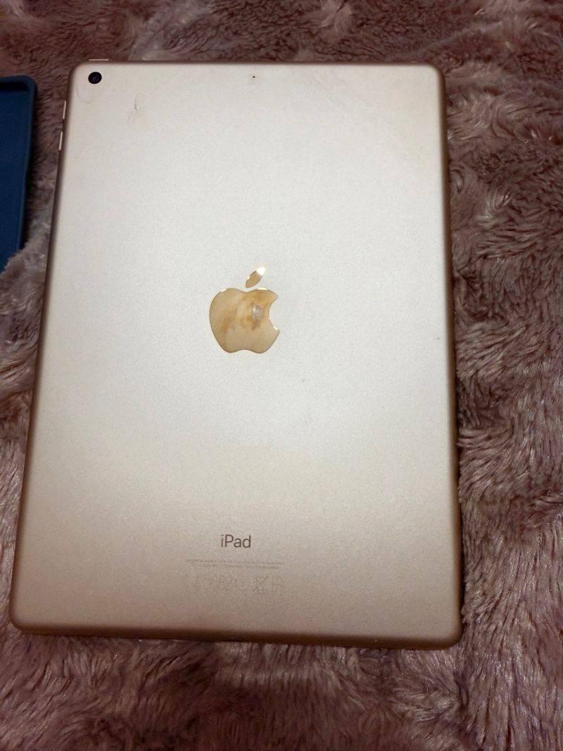 iPad 5ª Gen Oro/Blanco afbeelding 2