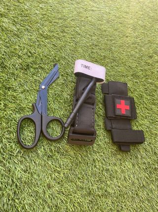 Torniquete Táctico Negro + Tijeras