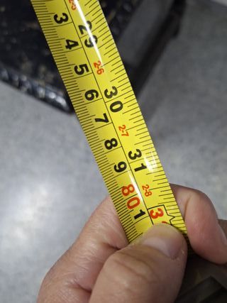 Mesa española para restaurar.