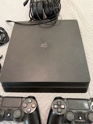 PS4 Slim Sony Negra + Accesorios