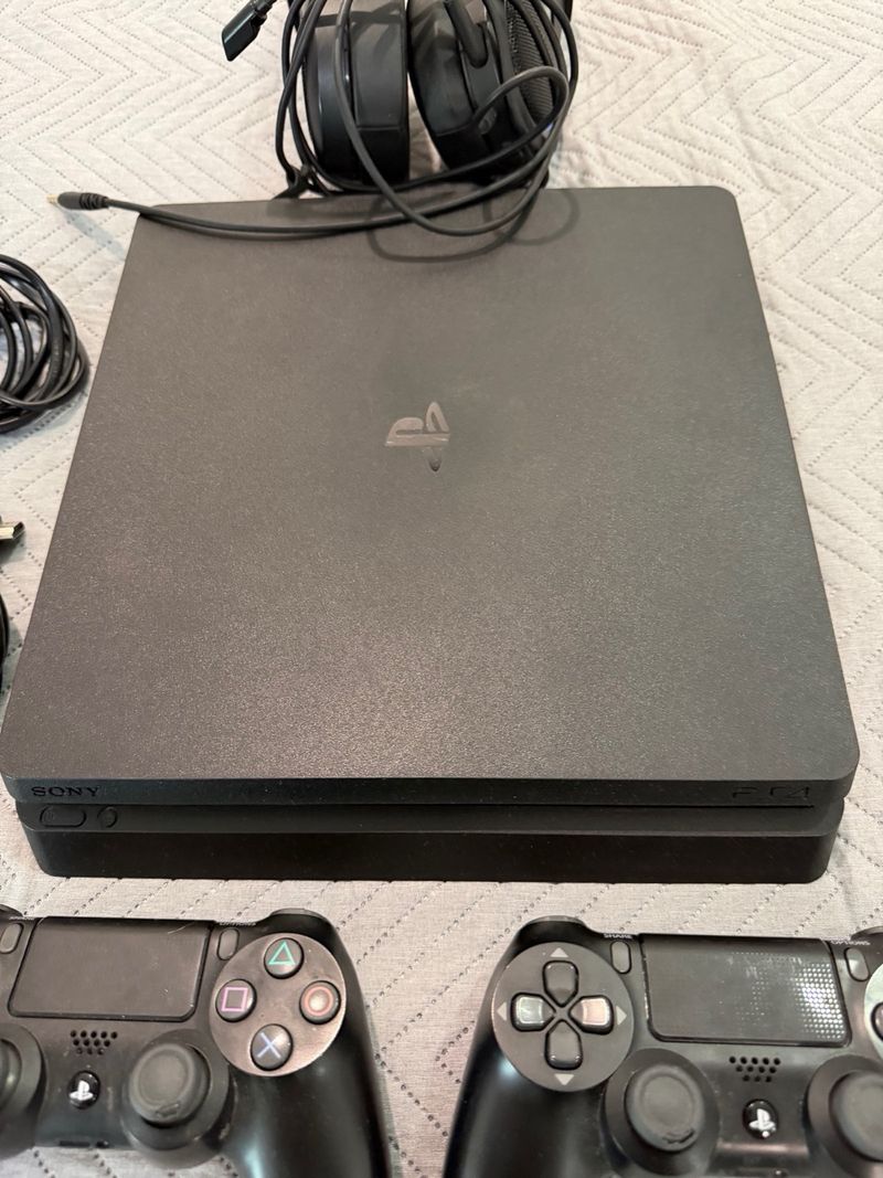 PS4 Slim Sony Negra + Accesorios afbeelding 2